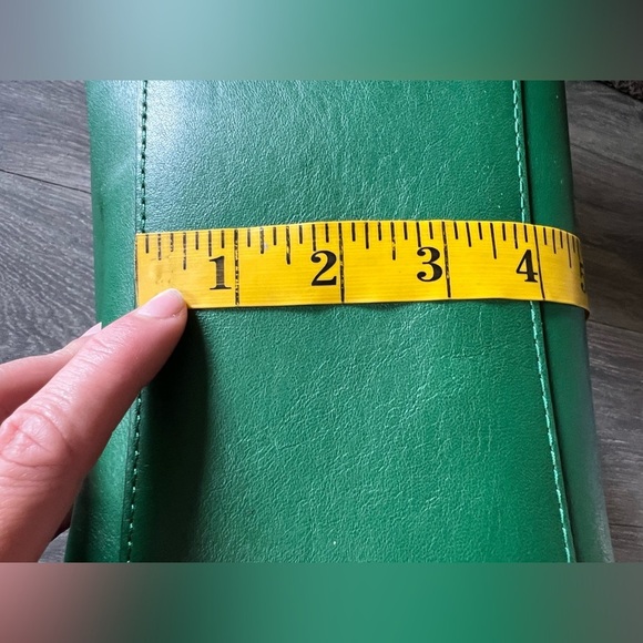 Michael Kors Hamilton Padlock and Key Traveller Bag in Gooseberry Green. - Picture 14 of 16